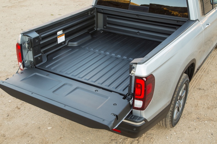 2018 Honda Ridgeline AWD Cargo Bed Picture