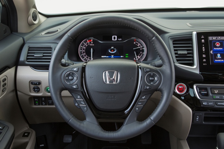 2018 Honda Ridgeline AWD Steering-wheel Picture