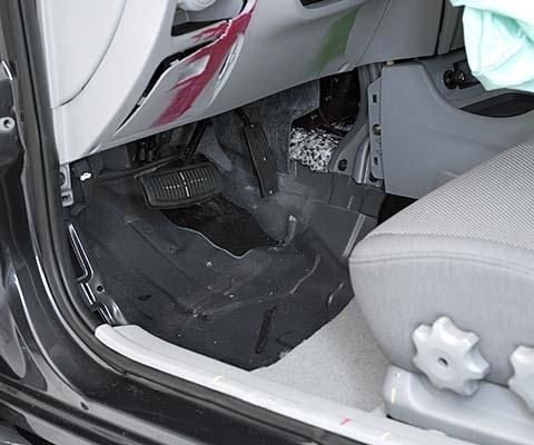 2011 Hyundai Accent Sedan IIHS Frontal Impact Crash Test Picture