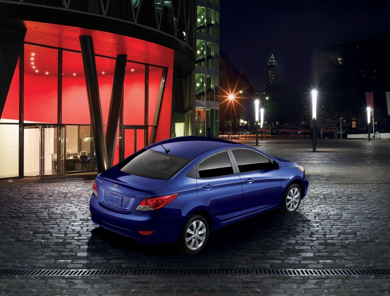 2012 Hyundai Accent GLS Sedan Picture