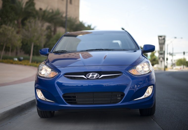 2012 Hyundai Accent GLS Sedan Picture