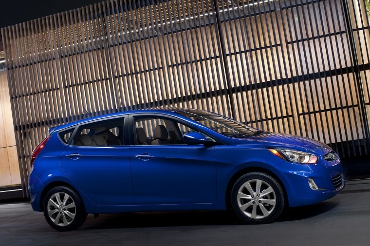 2012 Hyundai Accent Hatchback Picture