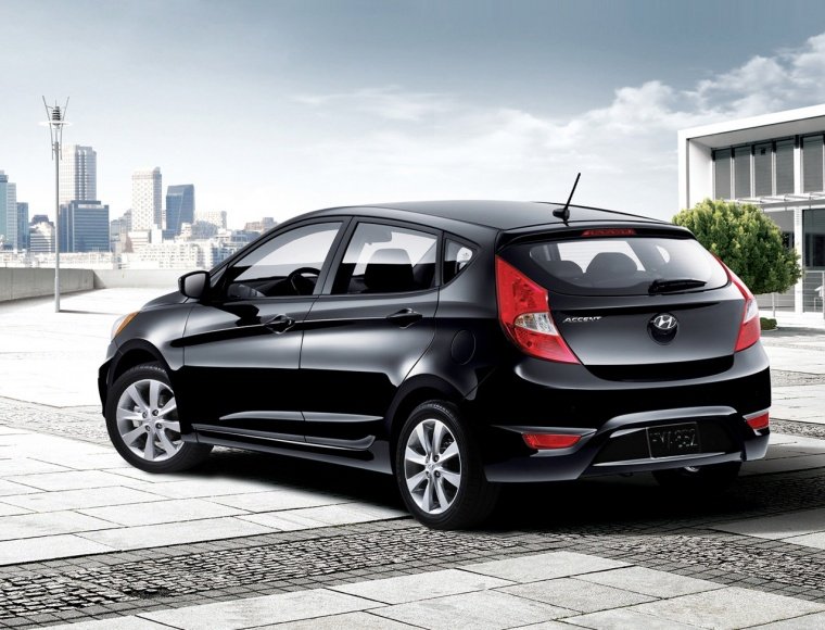 2012 Hyundai Accent Hatchback Picture