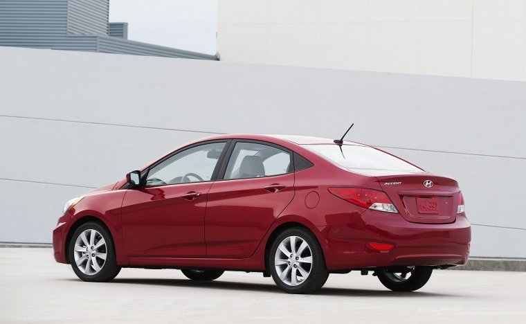 2012 Hyundai Accent GLS Sedan Picture