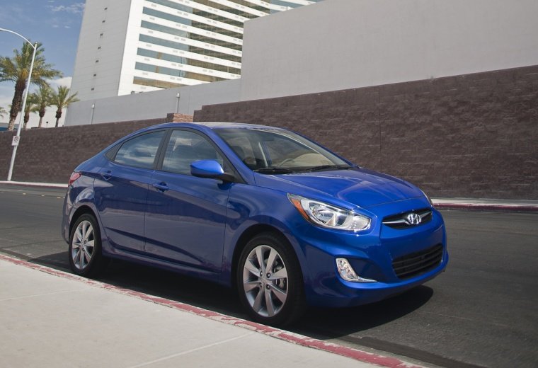 2013 Hyundai Accent GLS Sedan Picture
