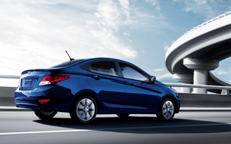 2013 Hyundai Accent GLS Sedan Picture