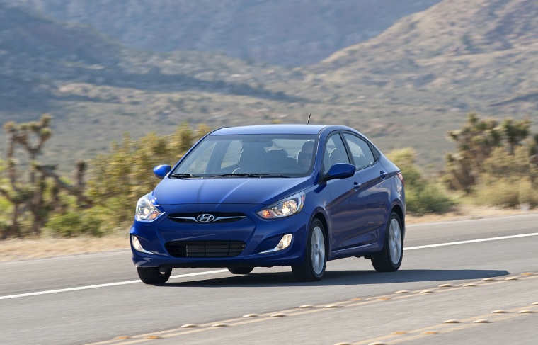 2013 Hyundai Accent GLS Sedan Picture