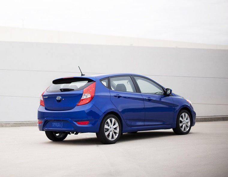2013 Hyundai Accent Hatchback Picture
