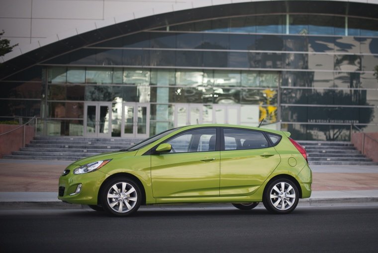 2013 Hyundai Accent Hatchback Picture