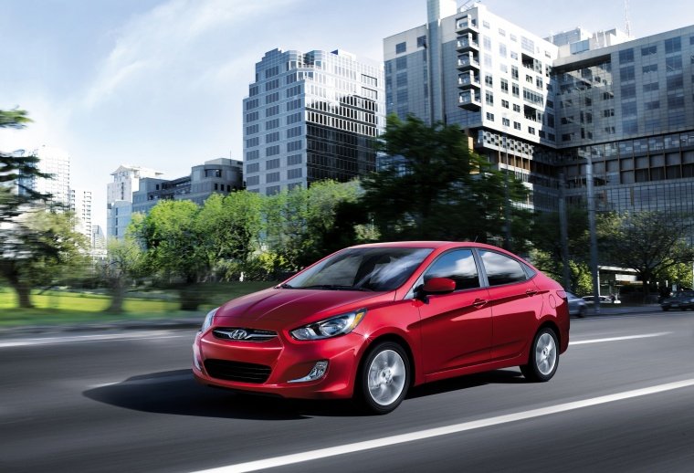 2013 Hyundai Accent GLS Sedan Picture