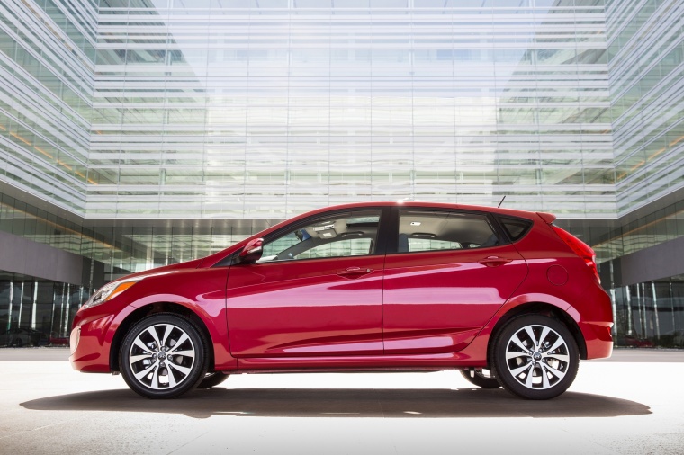 2015 Hyundai Accent Hatchback Picture