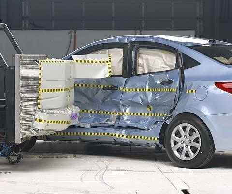 2015 Hyundai Accent Sedan IIHS Side Impact Crash Test Picture