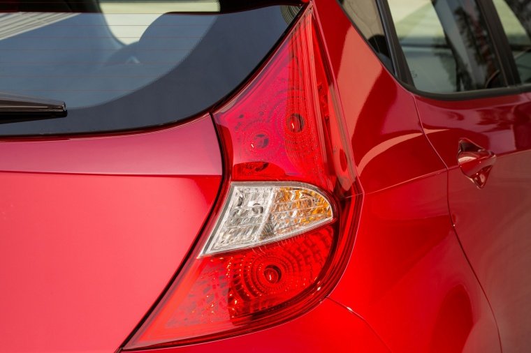 2016 Hyundai Accent Hatchback Tail Light Picture