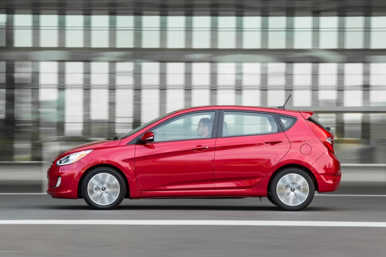 2017 Hyundai Accent Hatchback Picture