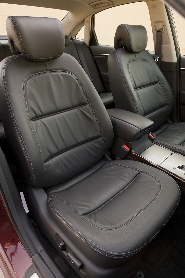 2010 Hyundai Azera Limited Front Seats Picture