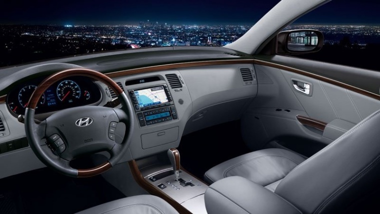 2011 Hyundai Azera Limited Interior Picture