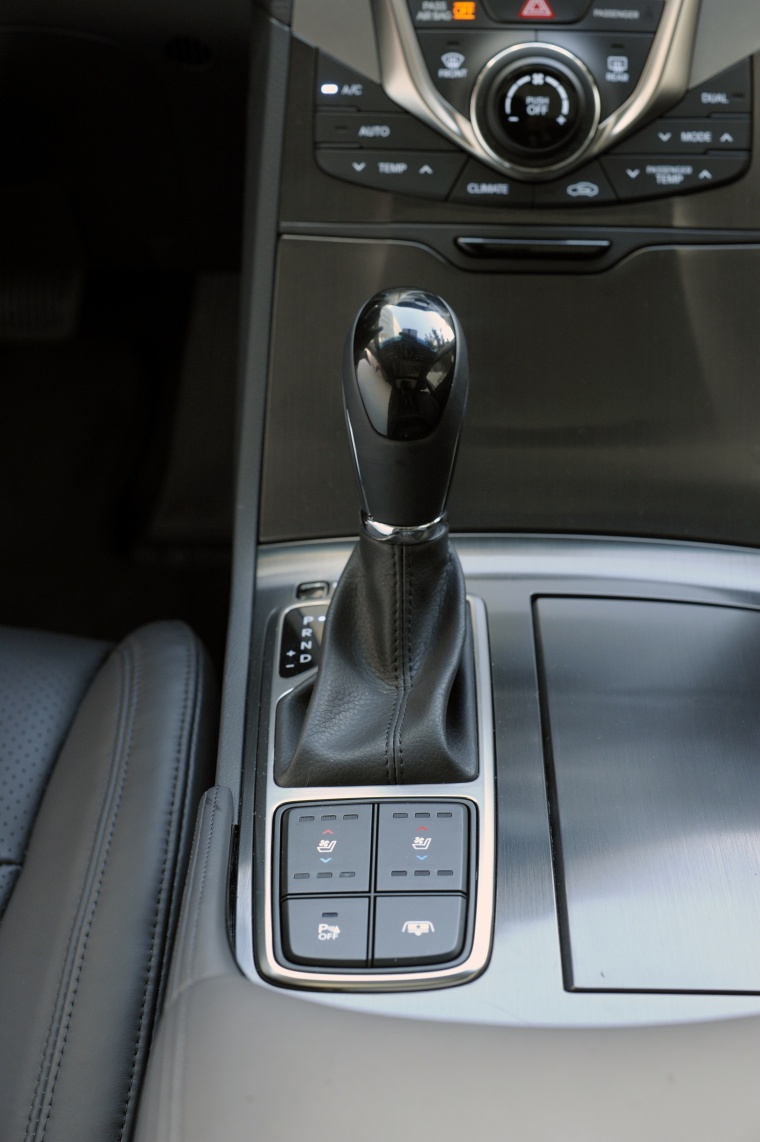 2012 Hyundai Azera Gear Lever Picture