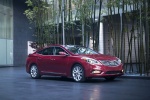 Picture of 2012 Hyundai Azera in Venetian Red Pearl