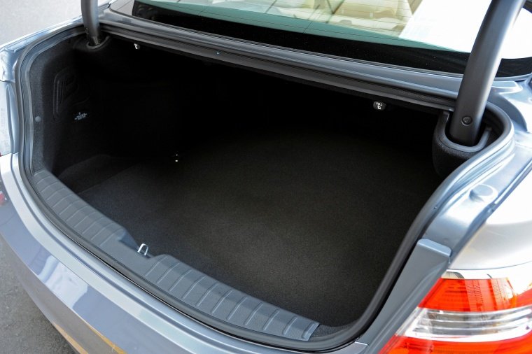 2015 Hyundai Azera Limited Trunk Picture