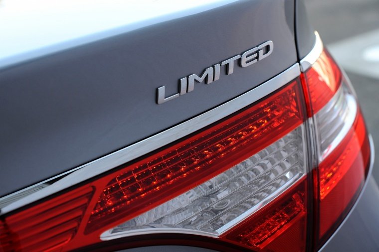 2017 Hyundai Azera Limited Tail Lights Picture