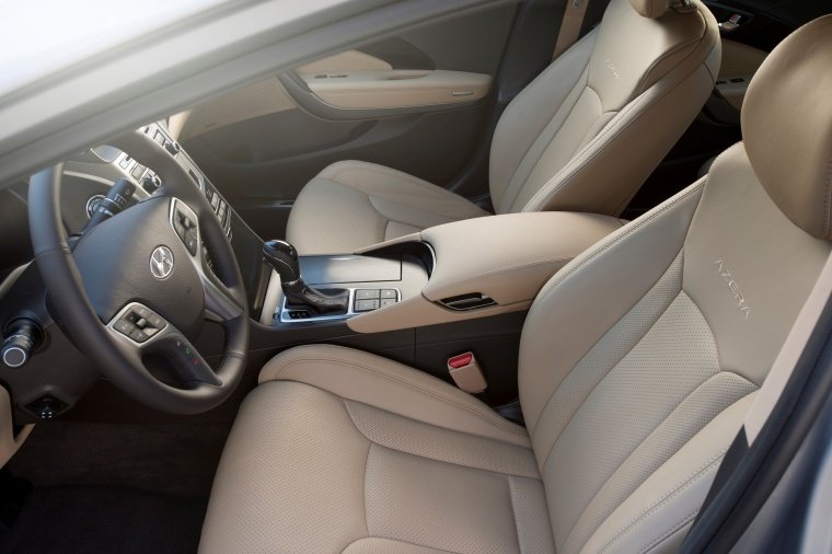 2017 Hyundai Azera Limited Front Seats Picture