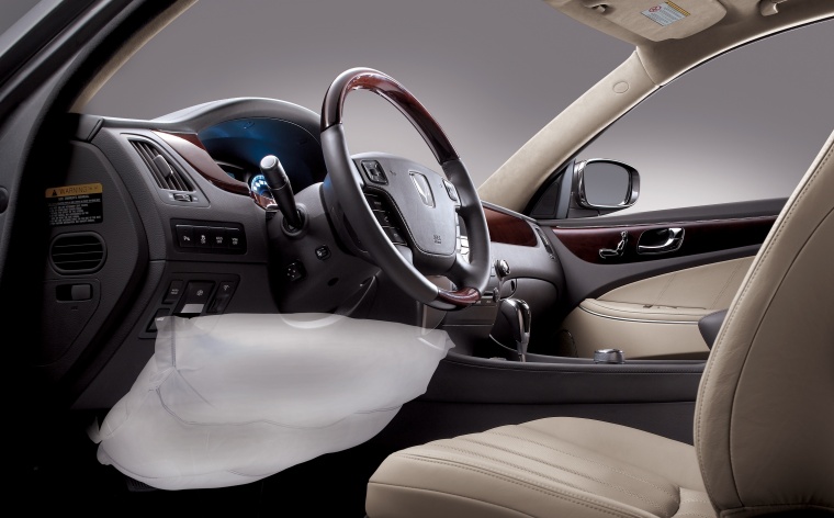 2011 Hyundai Equus Knee Airbag Picture