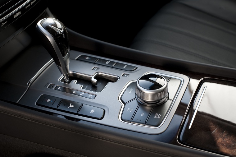 2012 Hyundai Equus Gear Lever Picture