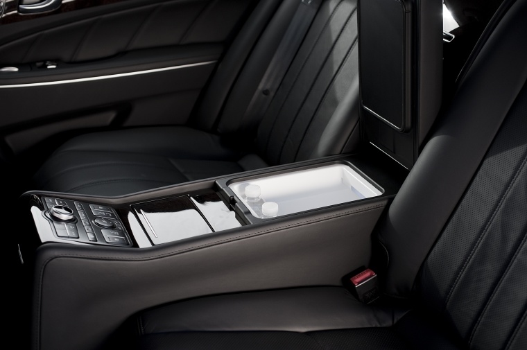 2012 Hyundai Equus Center Console Picture