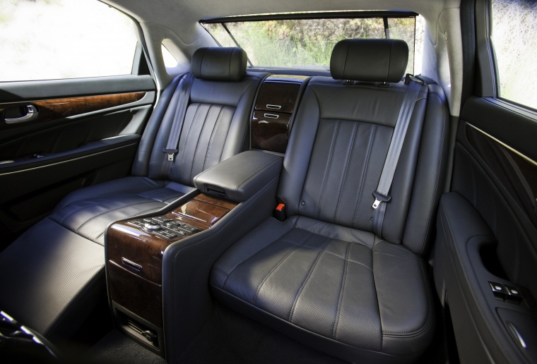 2013 Hyundai Equus Rear Seats Picture