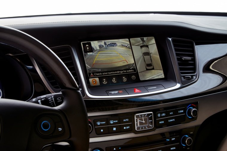 2014 Hyundai Equus Sedan Rear-View Screen Picture