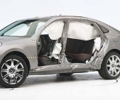 2016 Hyundai Equus IIHS Side Impact Crash Test Picture