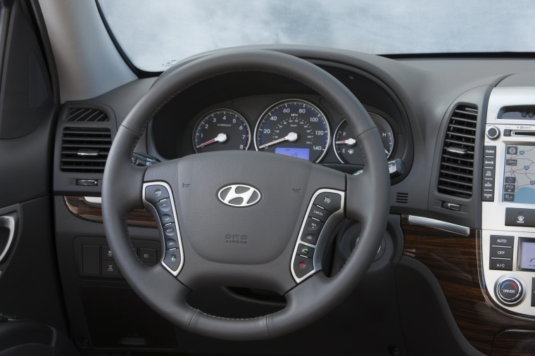 2010 Hyundai Santa Fe Cockpit Picture