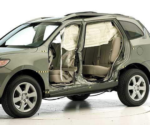 2010 Hyundai Santa Fe IIHS Side Impact Crash Test Picture