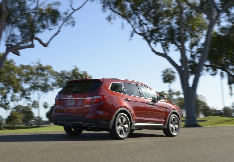 2013 Hyundai Santa Fe Picture