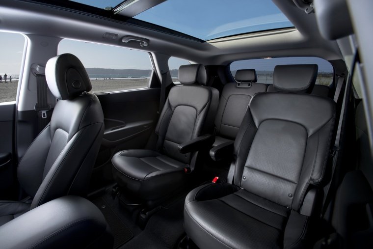 2013 Hyundai Santa Fe Rear Seats Picture