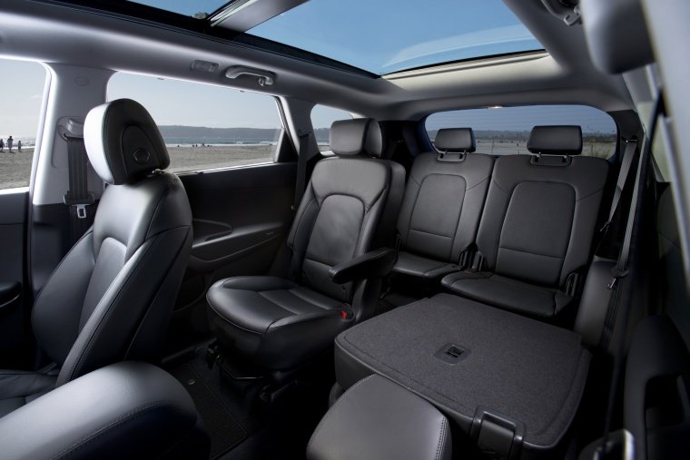 2013 Hyundai Santa Fe Rear Seats Picture