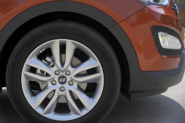 2013 Hyundai Santa Fe Sport Rim Picture