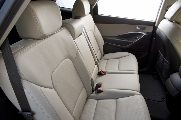 2014 Hyundai Santa Fe Rear Seats Picture