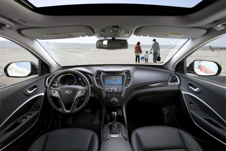 2014 Hyundai Santa Fe Cockpit Picture