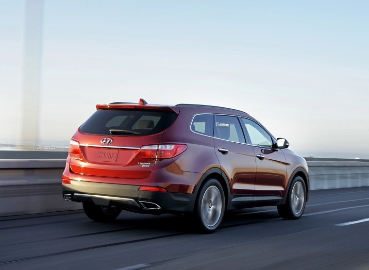 2016 Hyundai Santa Fe Picture