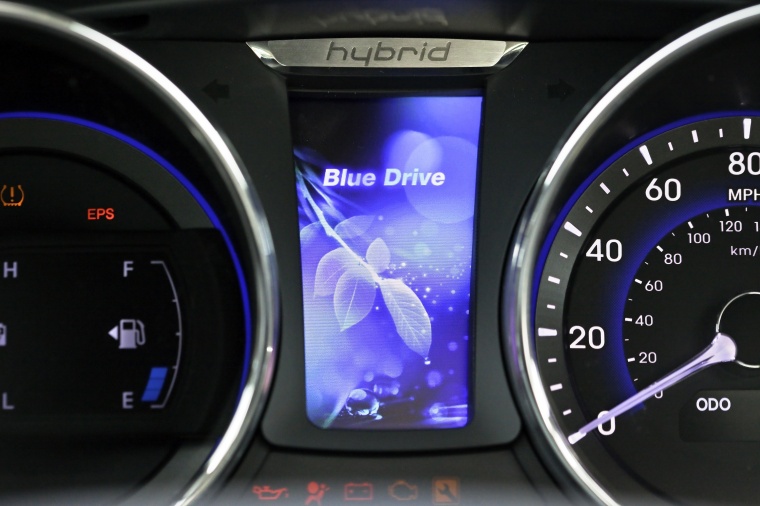 2012 Hyundai Sonata Hybrid Gauges Picture