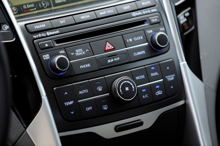 2014 Hyundai Sonata 2.0T Limited Center Stack Picture