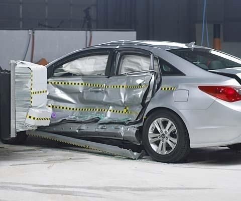 2014 Hyundai Sonata Sedan IIHS Side Impact Crash Test Picture