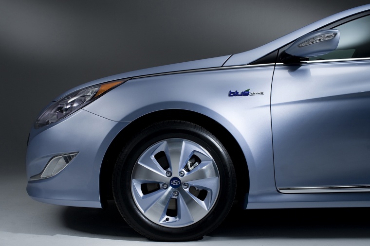 2015 Hyundai Sonata Hybrid Rim Picture