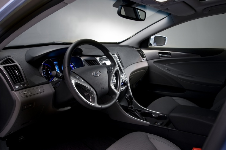 2015 Hyundai Sonata Hybrid Front Seats Picture