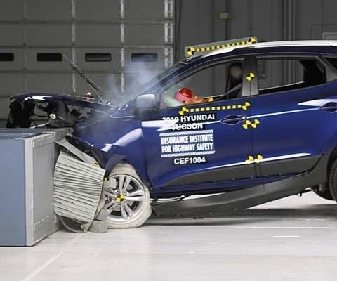 2013 Hyundai Tucson IIHS Frontal Impact Crash Test Picture