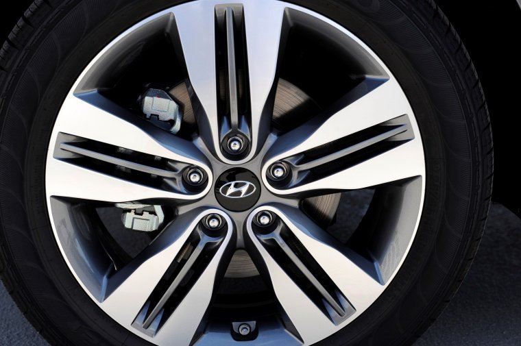 2015 Hyundai Tucson Rim Picture