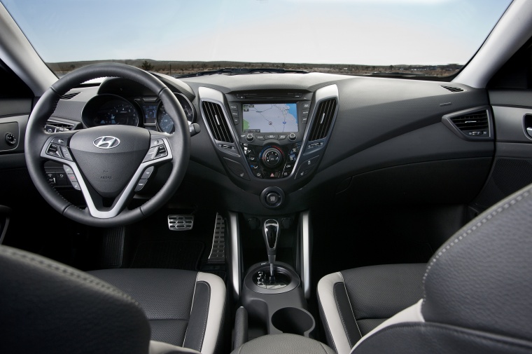 2013 Hyundai Veloster Turbo Cockpit Picture