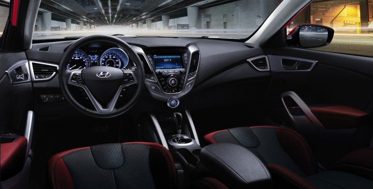 2013 Hyundai Veloster Cockpit Picture