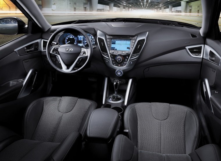 2014 Hyundai Veloster Cockpit Picture